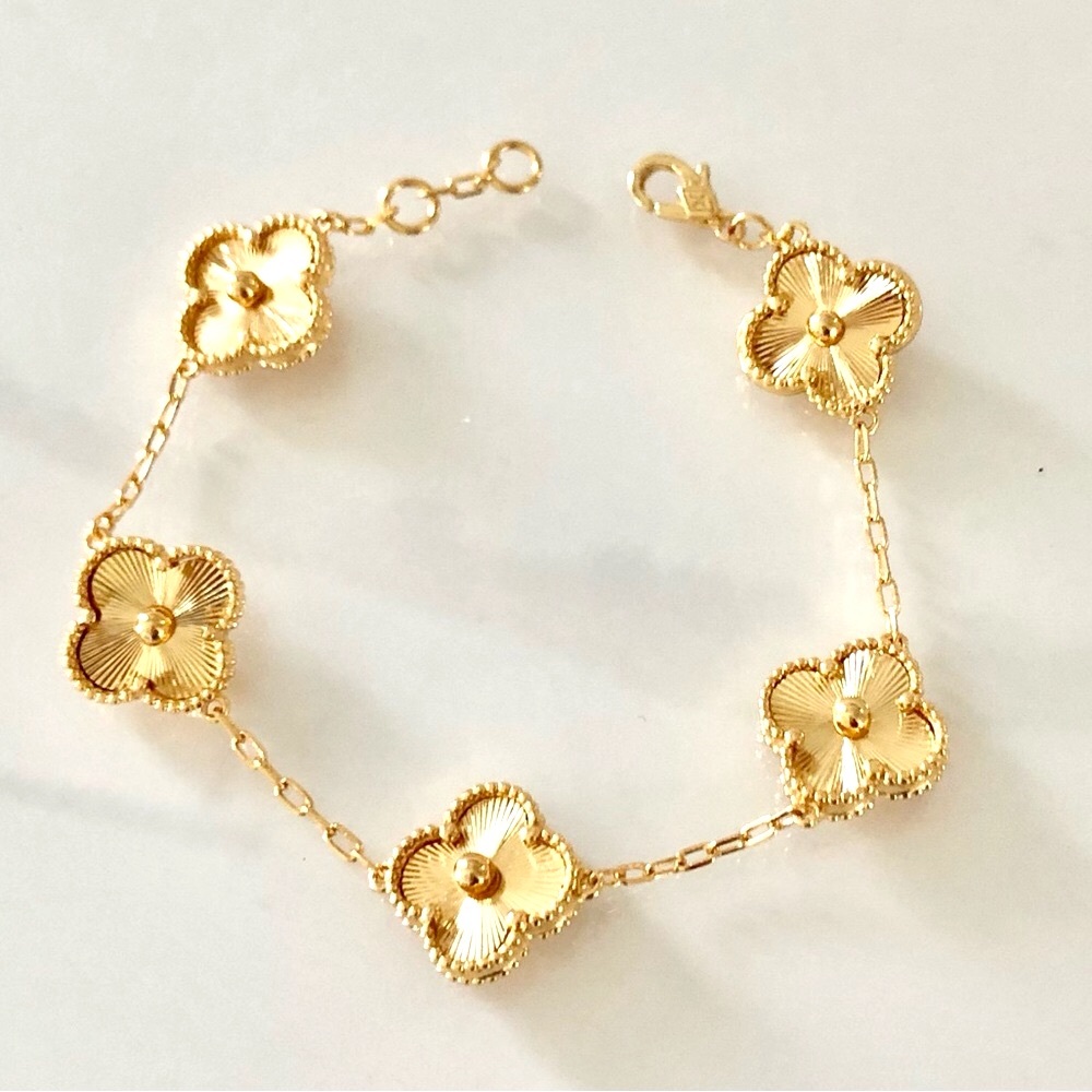 Gold 5 Quatrefoil Clover Motif Bracelet - Picture 7 of 11